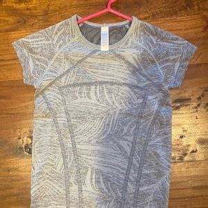 Ivivva fly tech shirt